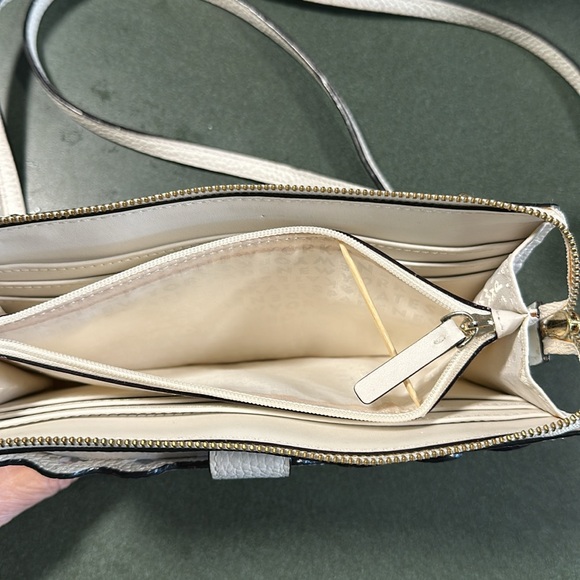 NWOT Kate Spade Unique Laser Cut Floral Design Wallet/Wristlet - Picture 10 of 11